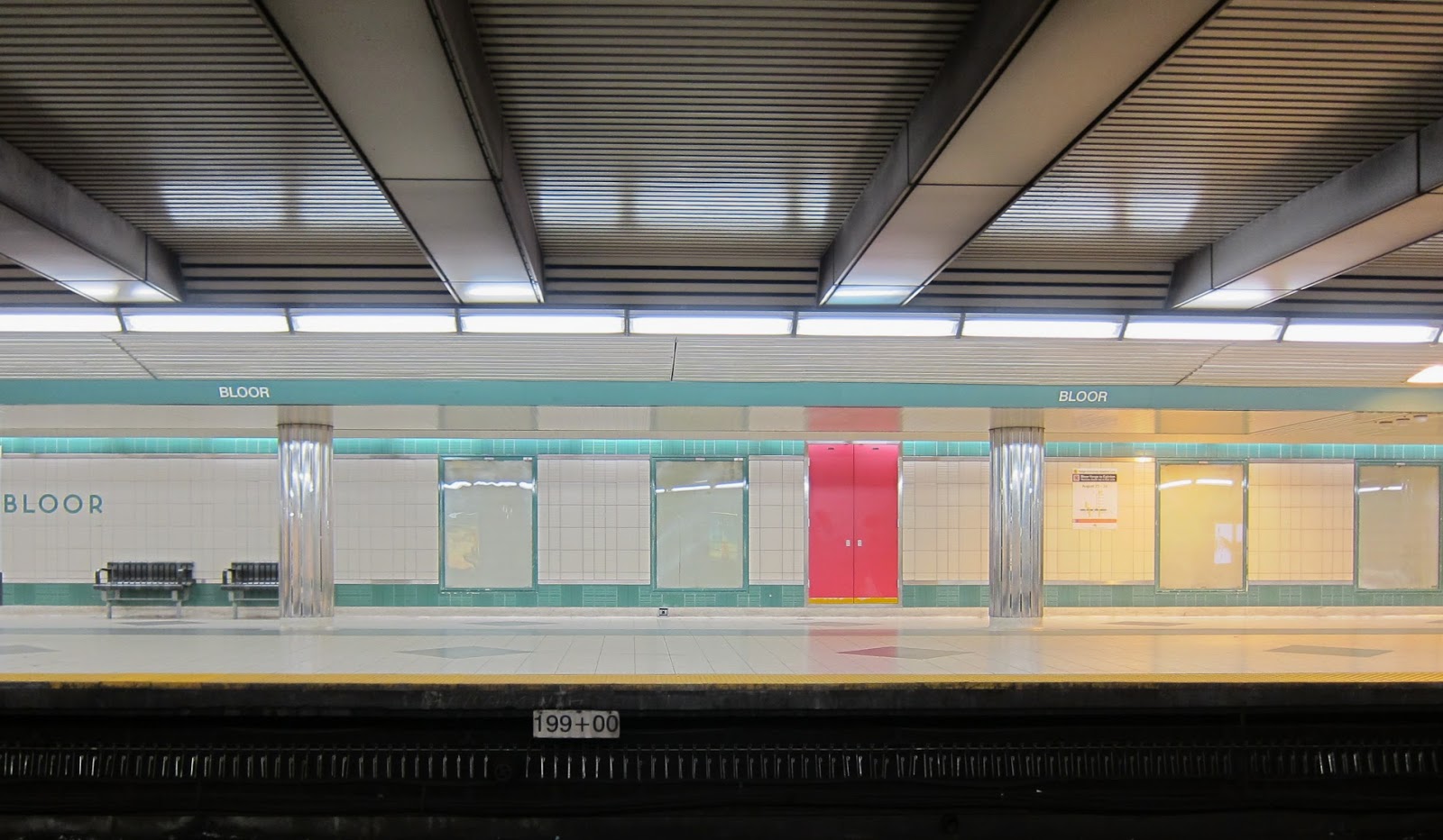 Bloor-Yonge subway platform