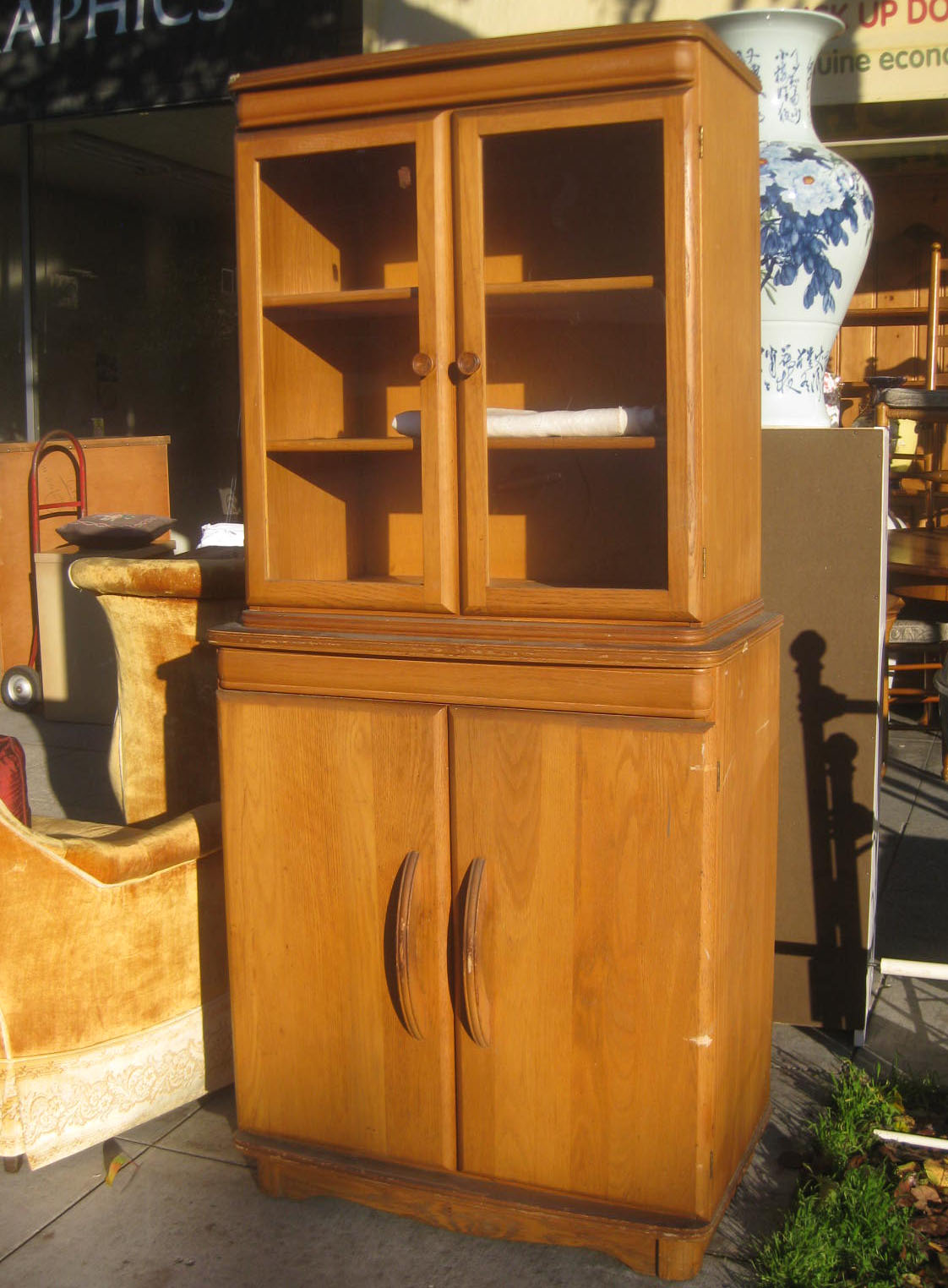 UHURU FURNITURE & COLLECTIBLES SOLD China 120