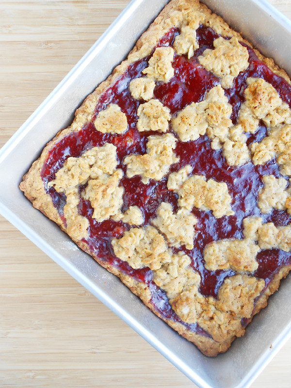 Strawberry Honey Oatmeal Bars - Confessions of a Confectionista