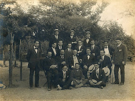 Cotogni (second row, middle) with his class at the St Cecilia Academy. Beniamino Gigli is on the right at the back.