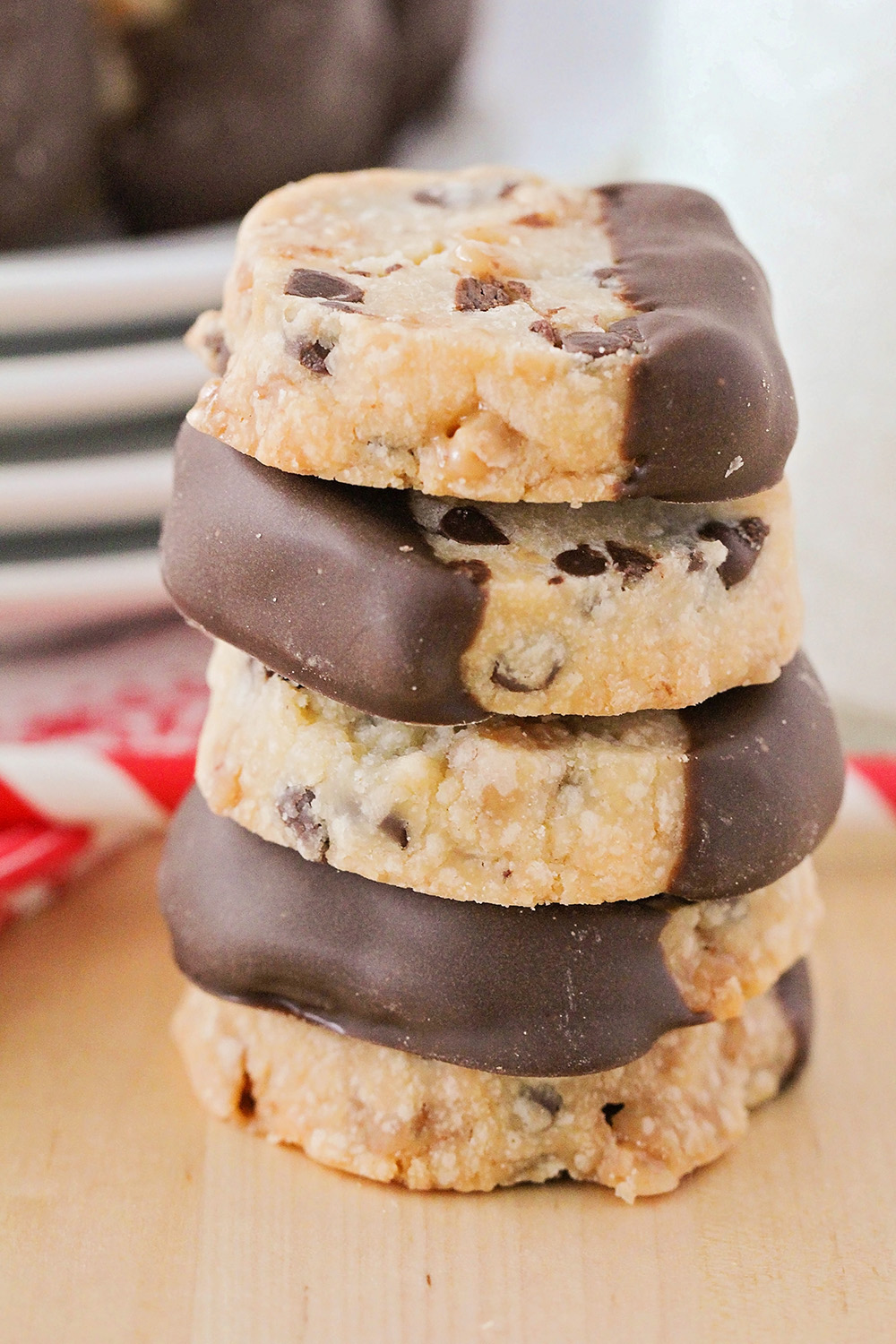 These crisp and buttery chocolate toffee shortbread cookies are so simple to make, and so delicious!