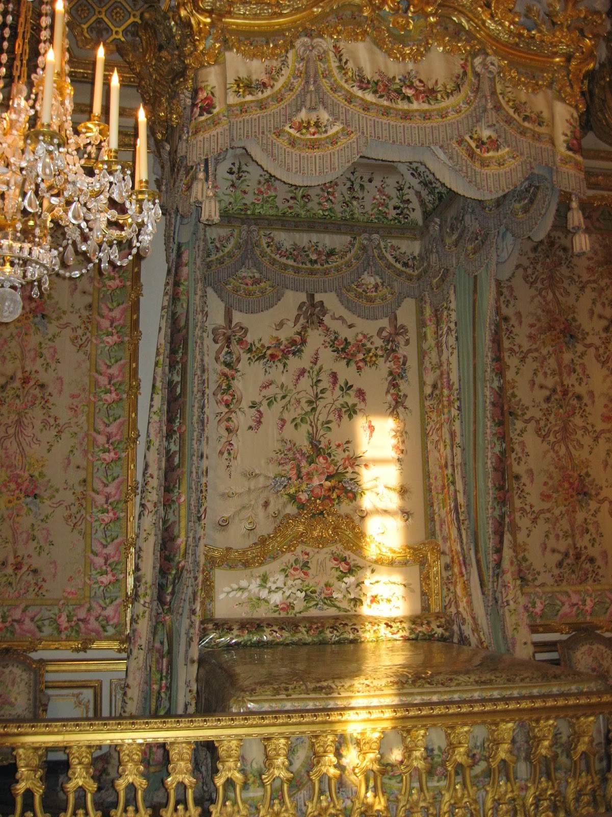Marie Antoinette's: Versailles: a Bedroom of style