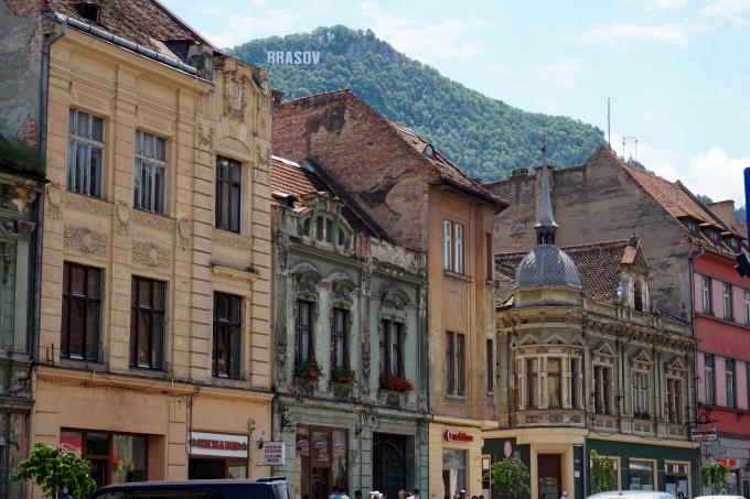 Lasten kanssa matkoilla / Brasov, Romania / päiväretki Bukarestista