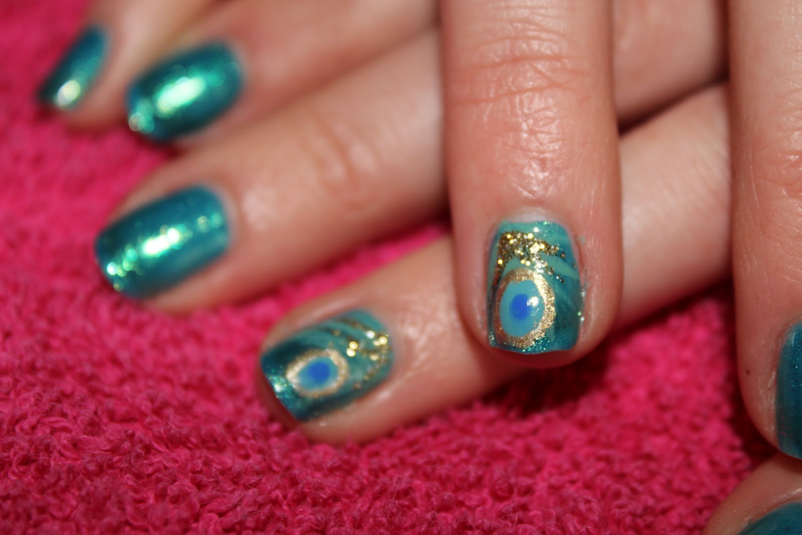 Passie voor nagels: Peacock feather nails