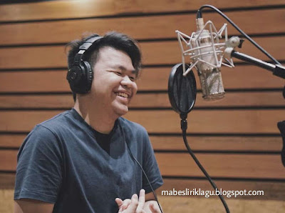 Teuku Ryzki - Matahari dan Malam Lirik Lagu Matahari dan Malam