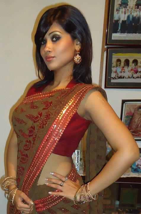 Desi Girls In Sarees The Cute Sexy And Hot Girls Around
