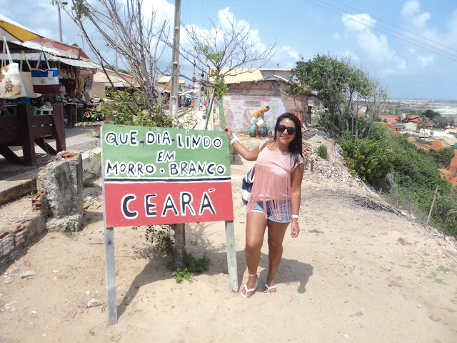 Passeio na Praia de Morro Branco, no litoral cearense