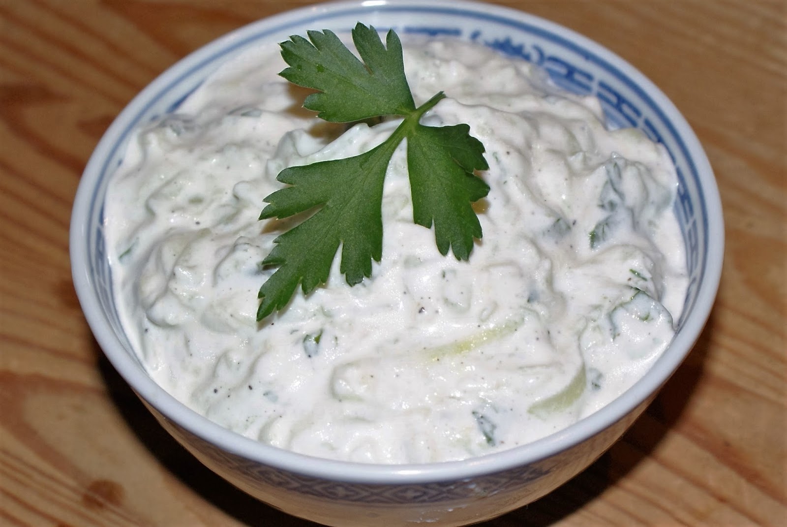 Anders mat: Tsatsiki – Yoghurtsås med gurka och vitlök