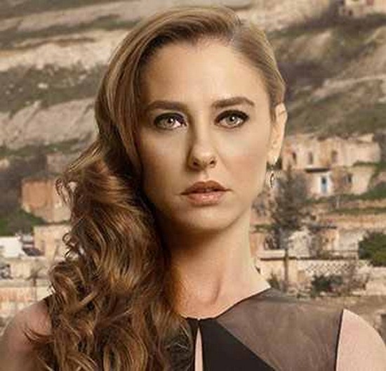 صور المسلسل التركى ورد وشوك او الوردة السوداء بطلة الوردة السوداء