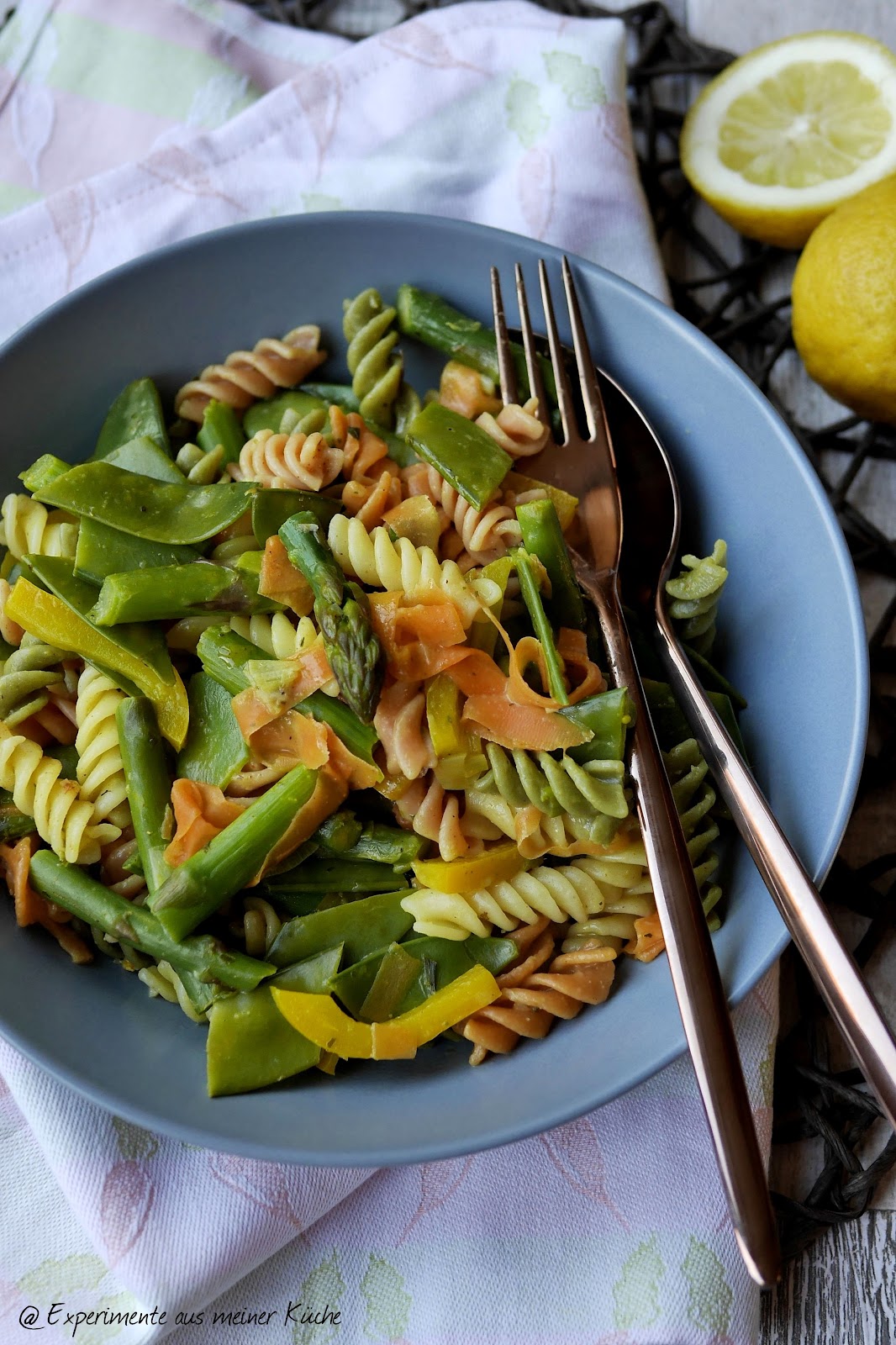 Experimente aus meiner Küche: Bunte Frühlingspasta mit Spargel