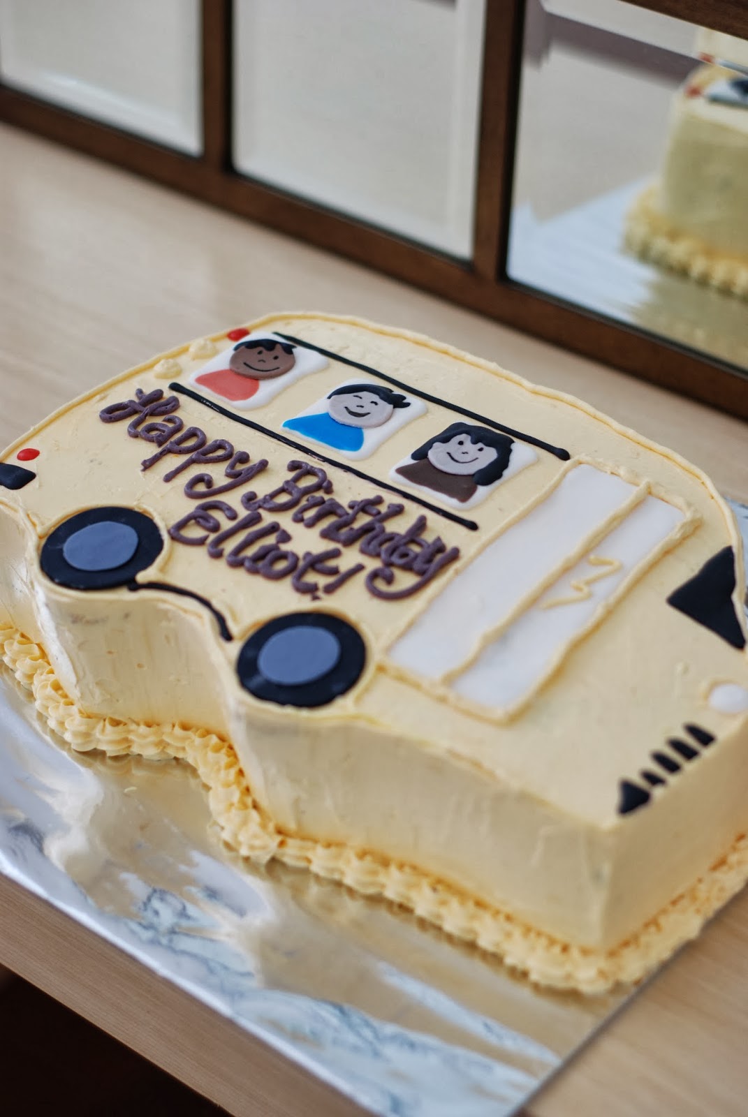 Only Slightly Pretentious Food: Miscellaneous: School Bus Cake