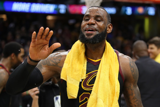 Video: Otra noche mágica para LeBron James LeBron James
