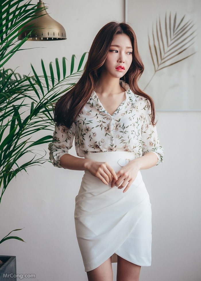 Beautiful Park Jung Yoon in the April 2017 fashion photo album (629 photos) photo 2-8