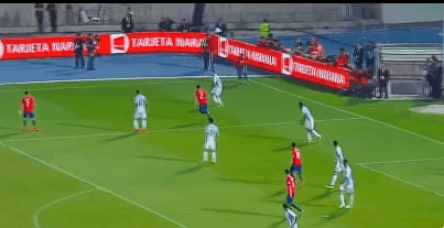 어제자 메시 어그로 끄는 모습.gif | 인스티즈