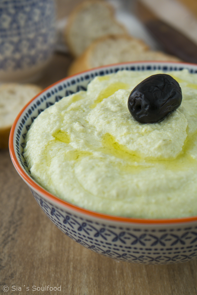 sia´s soulfood foodblog: Scharfe Feta-Creme {Tirokafteri}