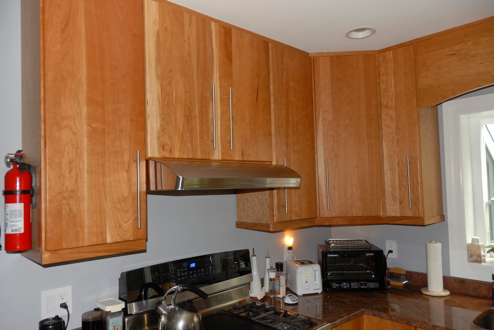 We're Remodeling the Kitchen!: Cabinet Trim