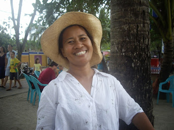 MANDY--FRIENDLIEST BEACH SELLER IN KUTA--SELLS BALINESE SARONGS AND LUSCIOUS BIKINI BATHING SUITS