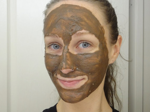 Applying the LUSH Cupcake Fresh Face Mask