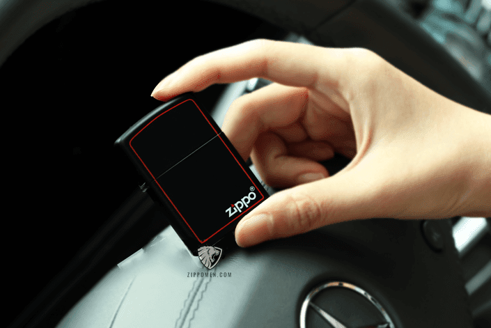 Zippo Đen Viền Đỏ - MS04 | Zippo Men | Bật Lửa Zippo Tại Hà Nội Zippo Đen Viền Đỏ - MS04 | Zippo Men | Bật Lửa Zippo Tại Hà Nội