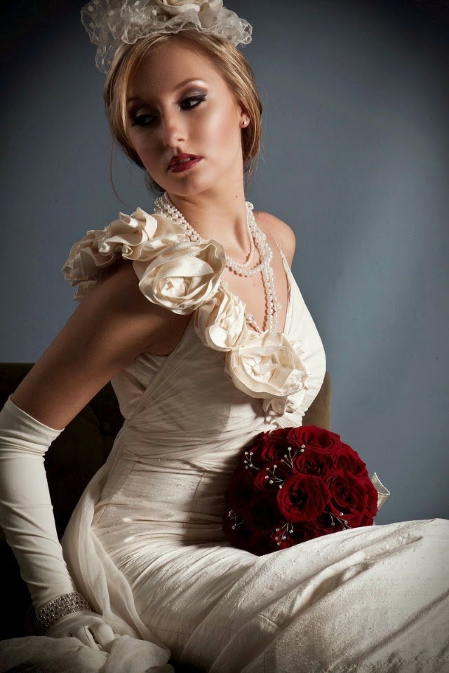 BRIDE CHIC: Décolletage