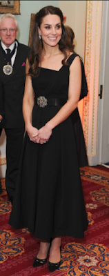 Robe Preen / escarpins Prada / pochette Mulberry