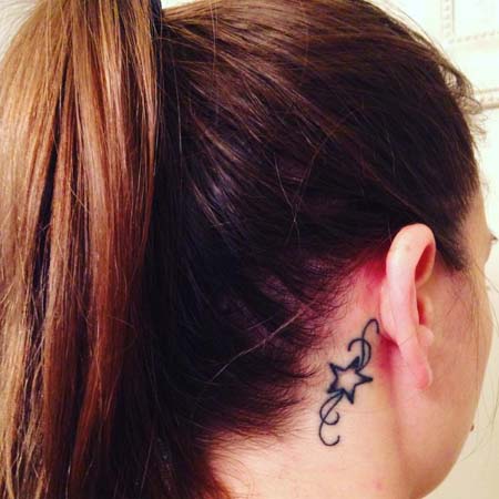 Tatuagens femininas atrás das orelhas Tatuagens femininas atrás das orelhas