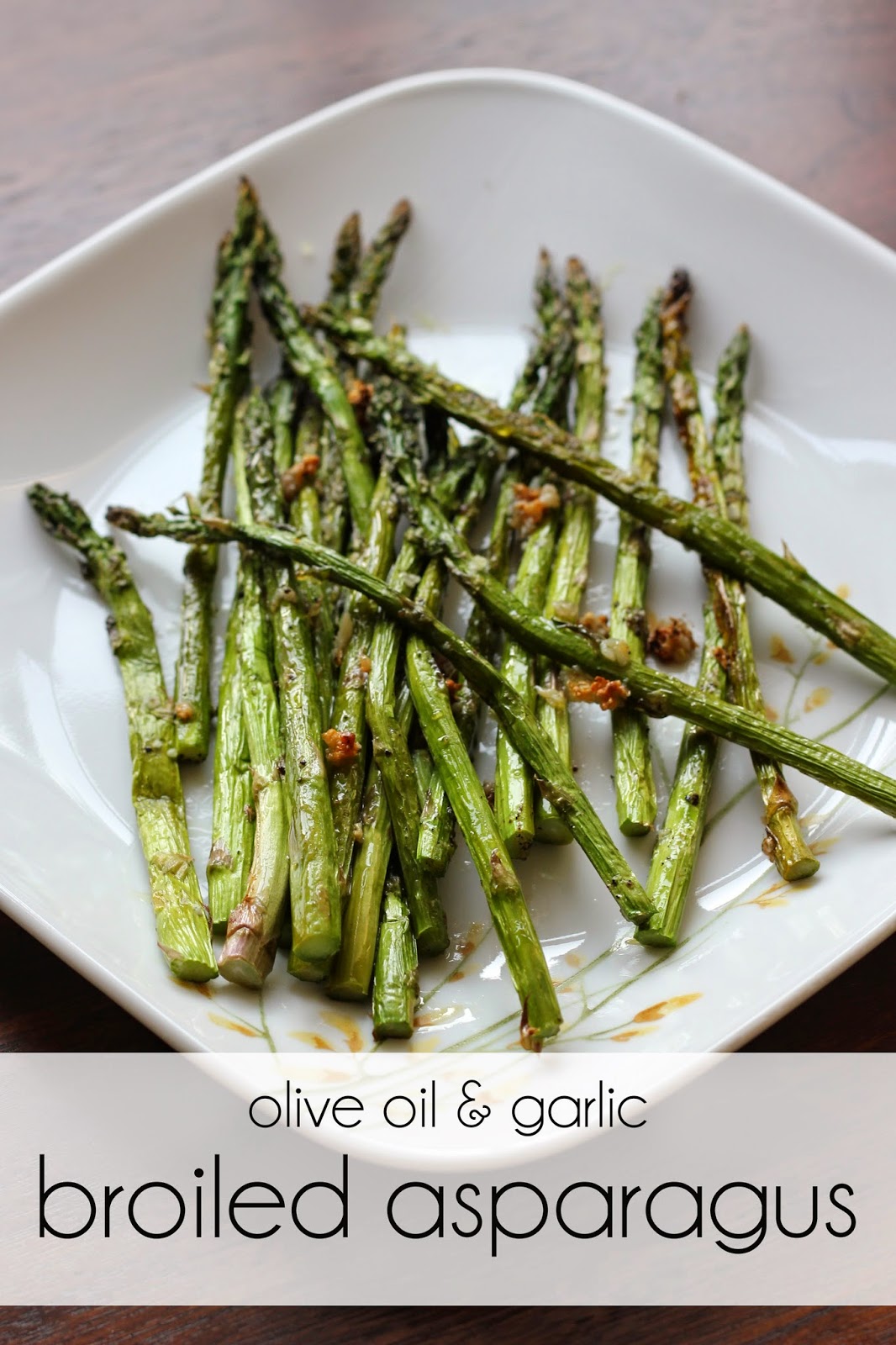 broiled-asparagus-garlic-olive-oil