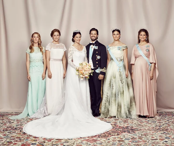KIng Carl Gustaf, Queen SIlvia, Crown Princess Victoria, Prince Daniel, Princess Madeleine, Chris O'Neil and Princess Leonore