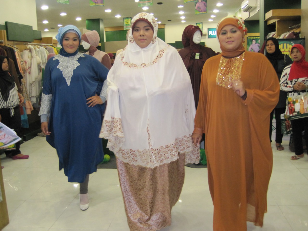 20 Model Baju Muslim Untuk Orang Pendek Terbaru 2019 KEREN