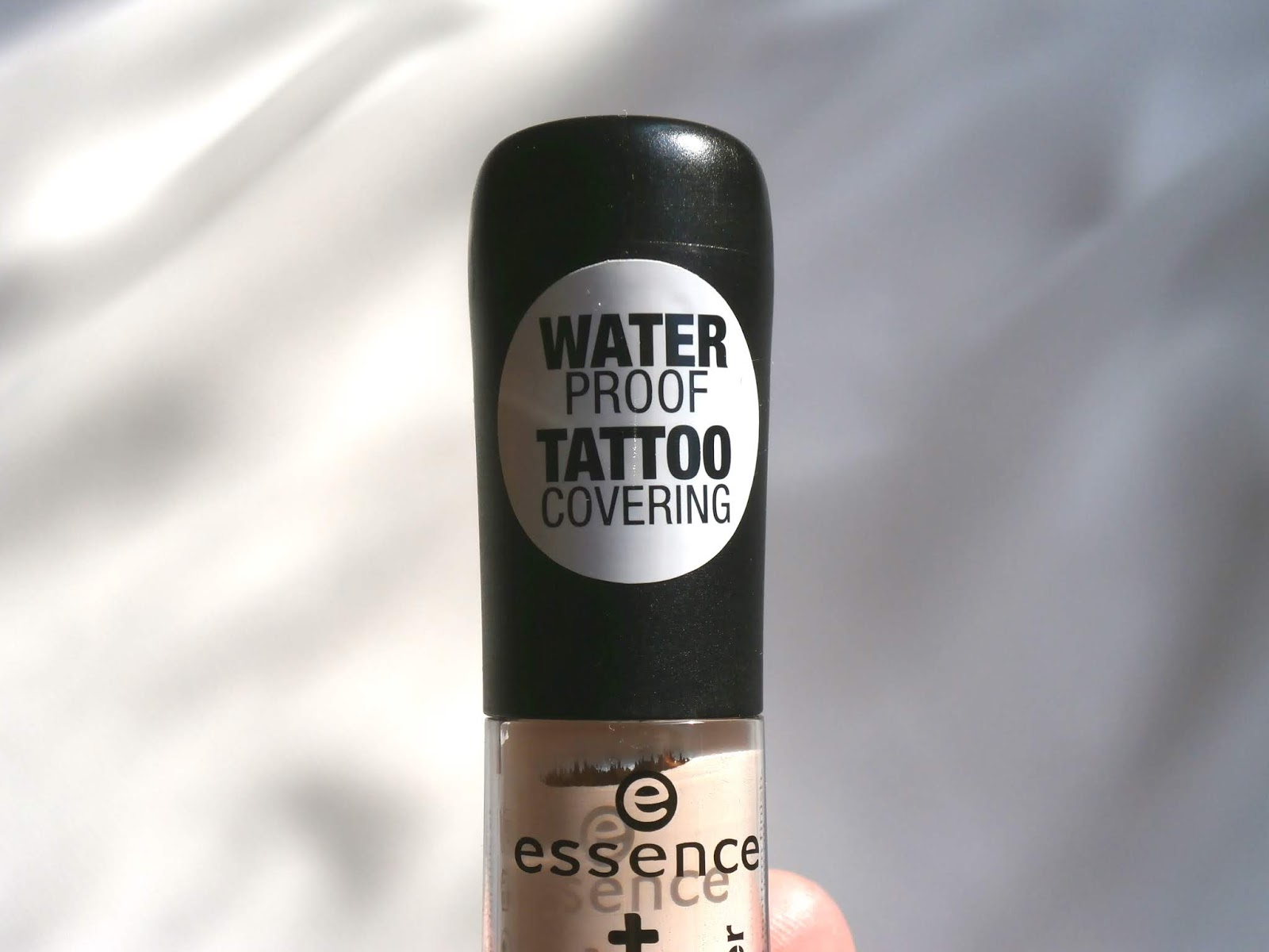 ESSENCE CAMOUFLAGE + MATT KOREKTOR// 10 LIGHT ROSE - beautyyylover101