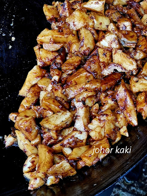 Cha Kue Abun Lontong Goreng 66. Fried Rice Cakes or Char Koay Kak in Batam Cha Kue Abun Lontong Goreng 66. Fried Rice Cakes or Char Koay Kak in Batam