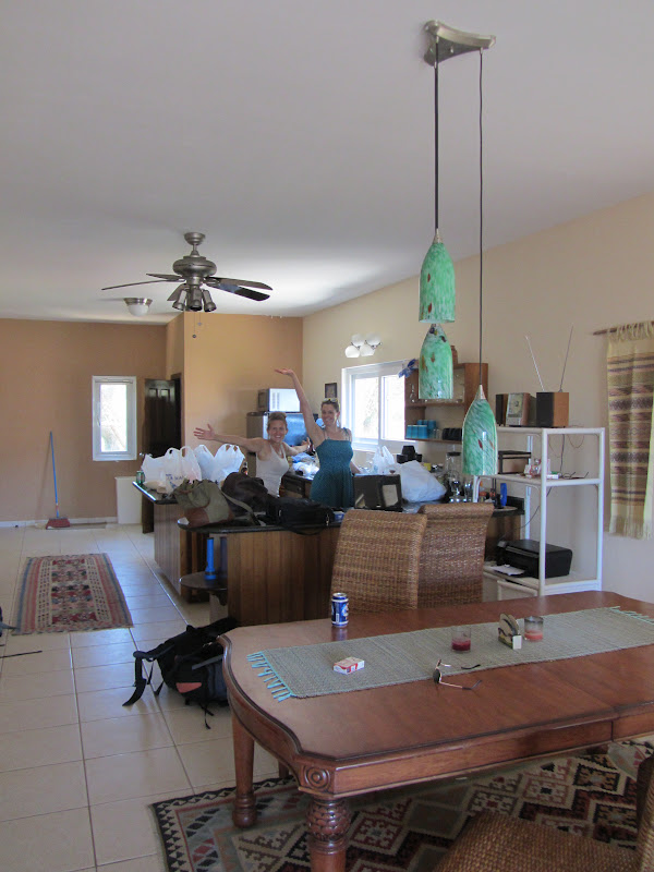 The Ferry to Roatan, Honduras and A Look at the West End San Pedro Scoop