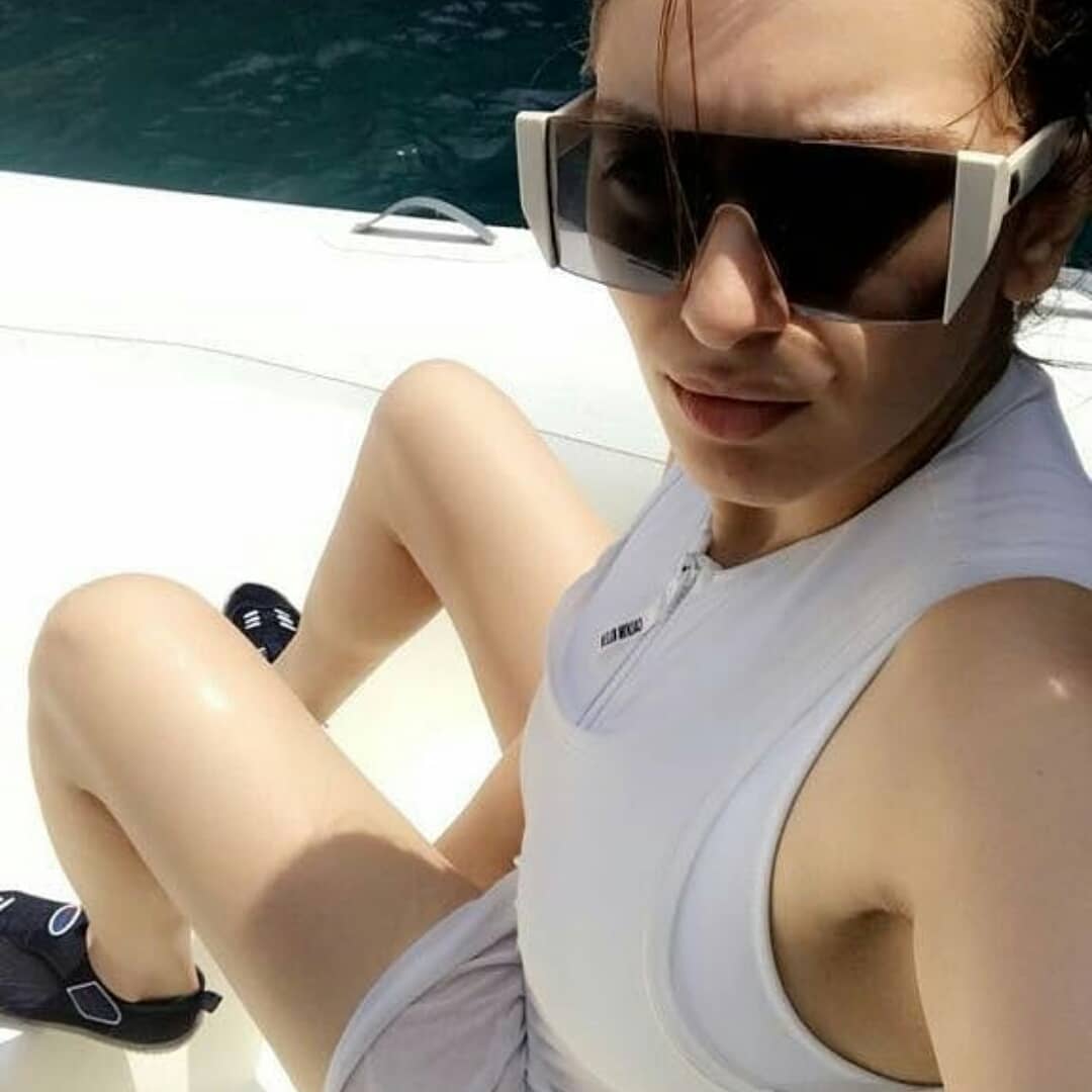 50327456_249180182700154_627041413954600