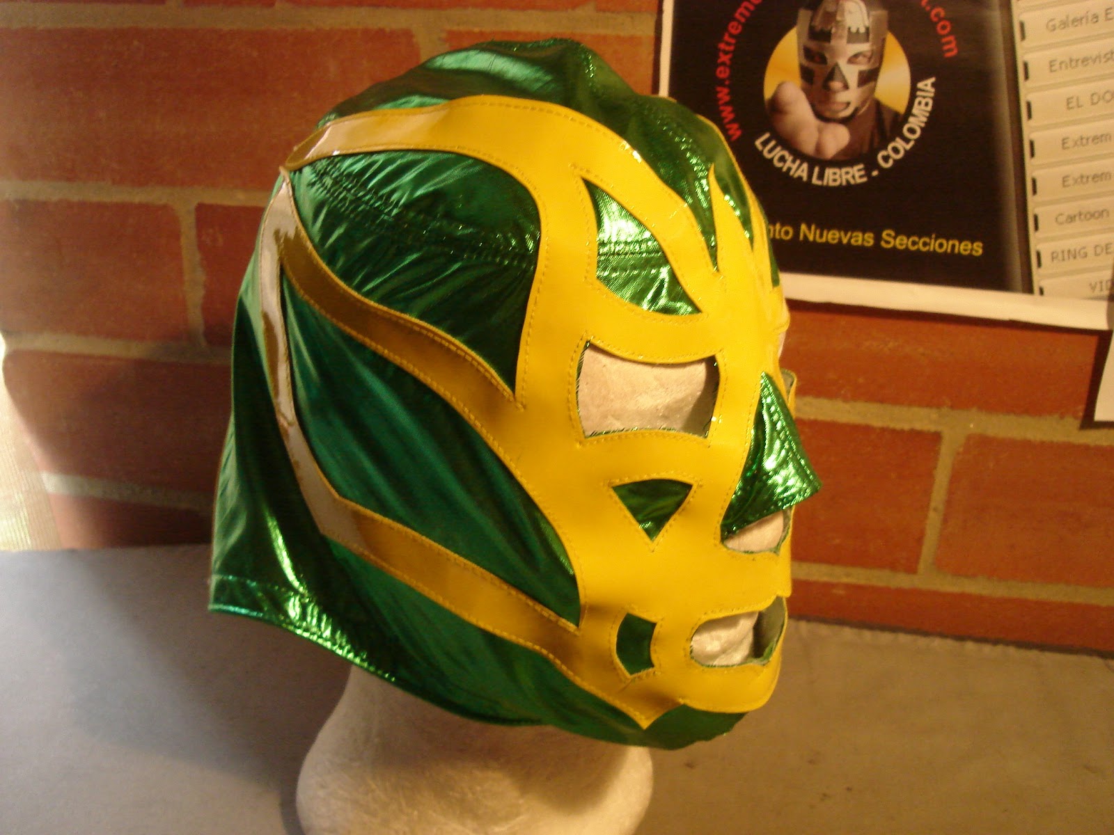 Máscara FISHMAN Fabricada por El Dorado & Xtreme Lucha Colombia