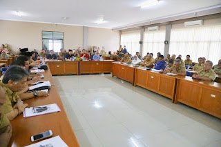 Pasangan Azis Ety Siap Laksanakan Program Sesuai Visi Misi Pasangan Azis Ety Siap Laksanakan Program Sesuai Visi Misi