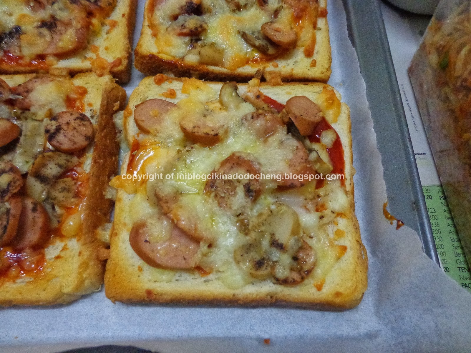 Blog cik ina: Cara membuat pizza yang mudah dan sedap 
