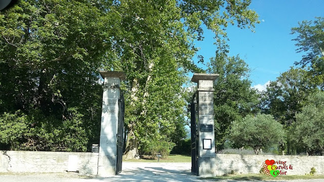 Entrada-de-Chateau-Les-Olivers-de-Salettes