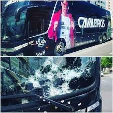 Ônibus da banda Cavaleiros do Forró é alvo de assalto em PE