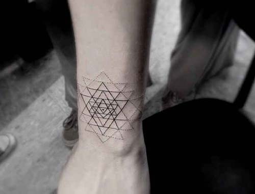 geometrik bilek dövmeleri geometric wrist tattoos 5 geometrik bilek dövmeleri geometric wrist tattoos 5