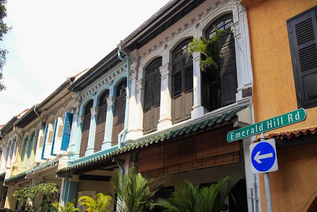 Emerald Hill is one of the best-preserved neighborhoods in Singapore. the homes on this road were build between 1900 and 1925 and are a treat for architecture enthusiasts and color lovers alike. Emerald Hill is one of the best-preserved neighborhoods in Singapore. the homes on this road were build between 1900 and 1925 and are a treat for architecture enthusiasts and color lovers alike.