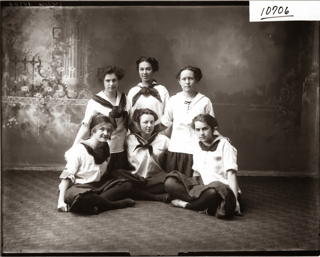 Interesting Vintage Portrait Photos Of American Women s Basketball interesting-vintage-portrait-photos-of-american-women-s-basketball