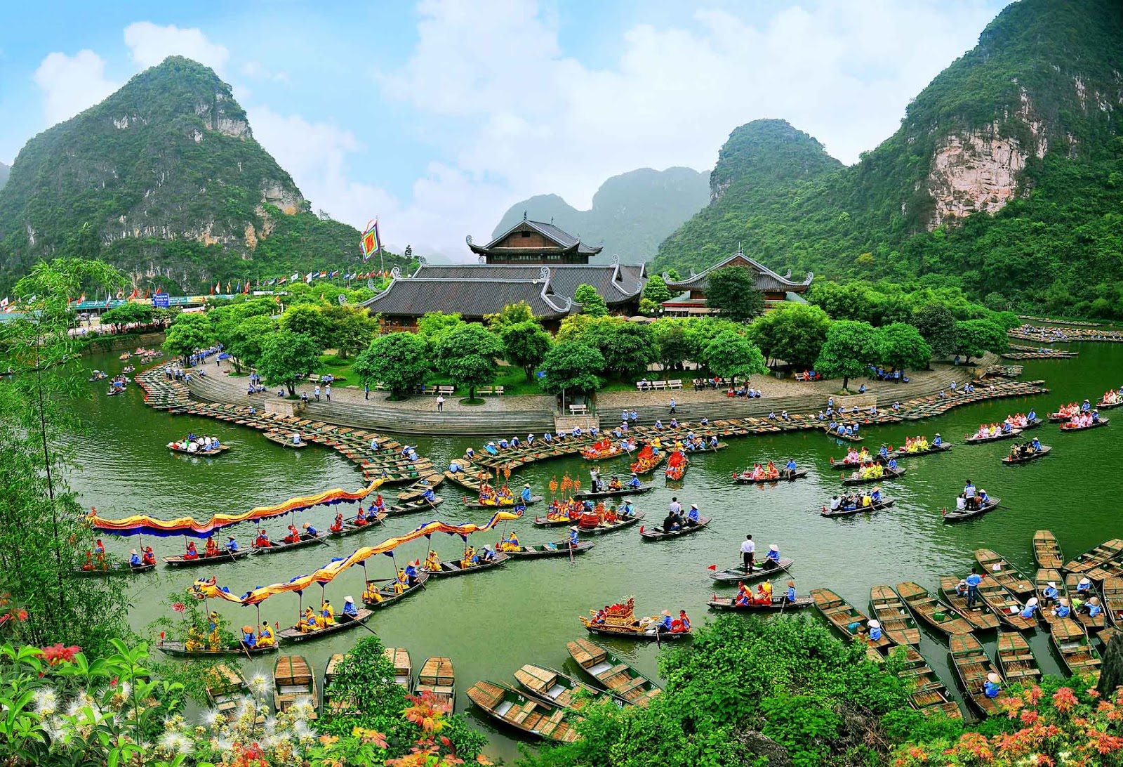 Trang An, Ninh Binh (Vietnam) Trang An, Ninh Binh (Vietnam)
