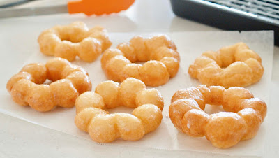 5-Ingredient Mochi Donuts (Pon De Ring VEGAN Recipe)