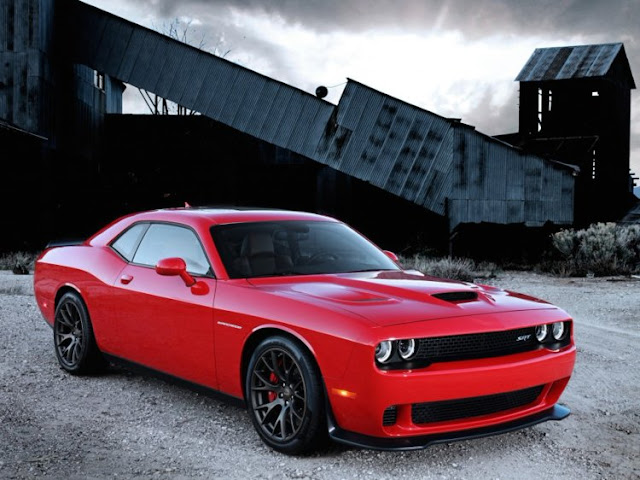 Voiture sportive de taille moyenne: Dodge Challenger 2015 Dodge Challenger 2015