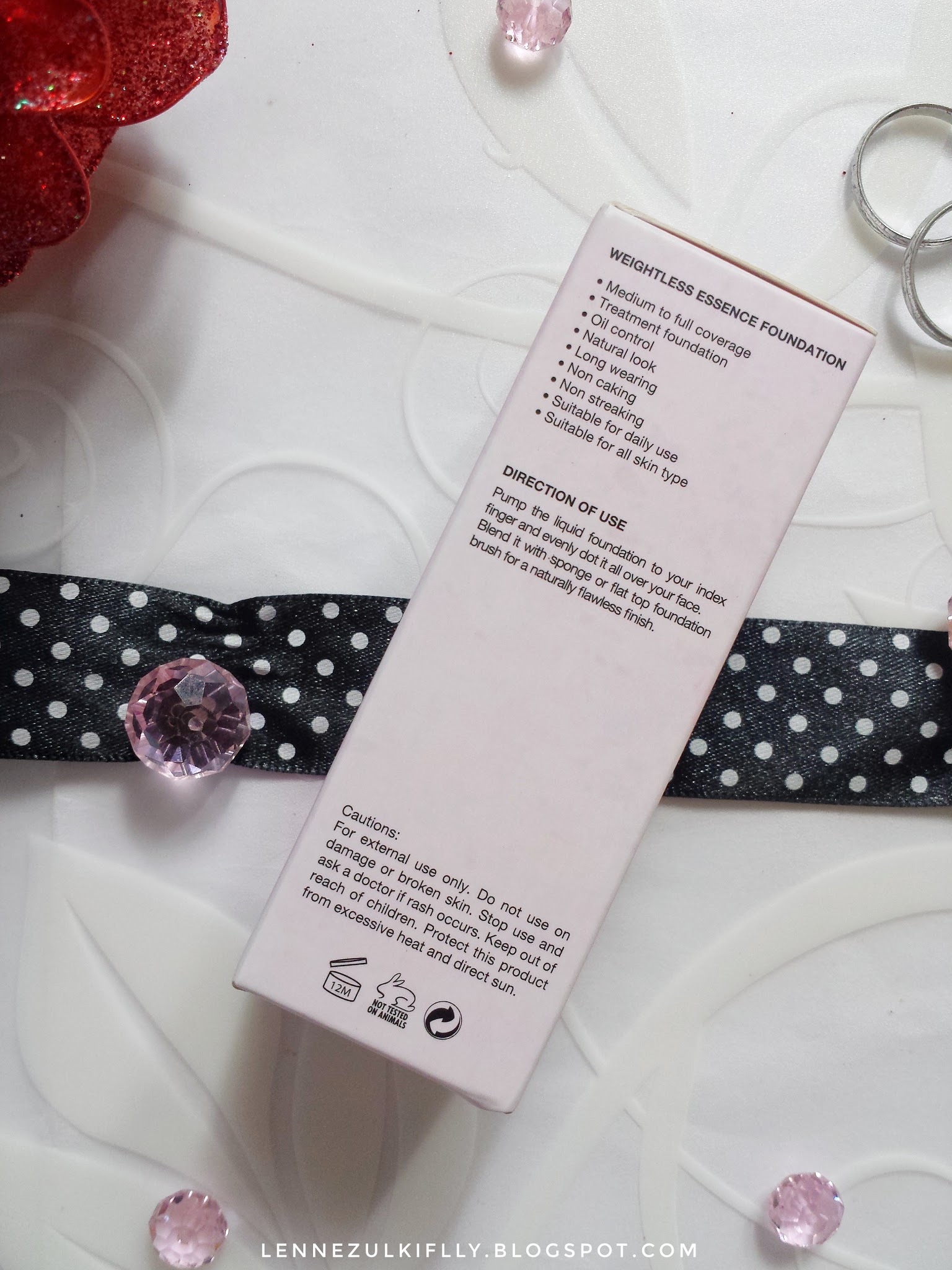 D'Vanda Weightless Essence Foundation