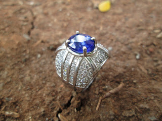 Natural Blue Safir Istimewa Ikatan Perak Mewah Harga Terjangkau (SF012) Natural Blue Safir Istimewa Ikatan Perak Mewah Harga Terjangkau (SF012)