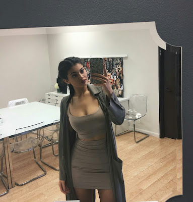 Screenshot 20160720 195552 Kylie Jenner attends a meeting dressed in sexy outfit
