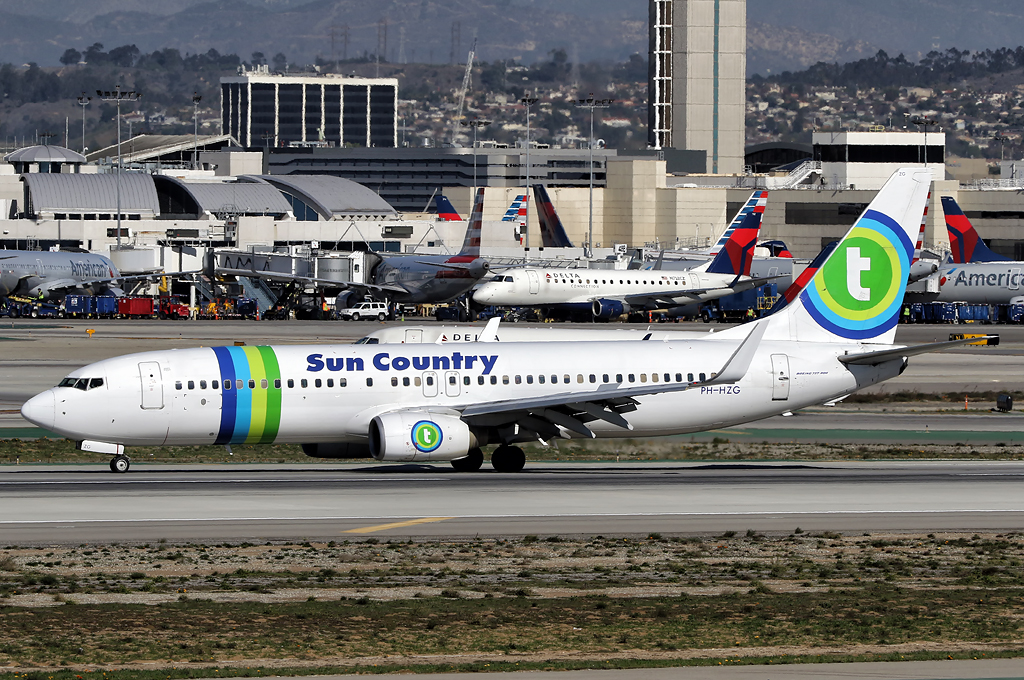 Aero Pacific Flightlines Sun Country Airlines Boeing 7378K2(WL