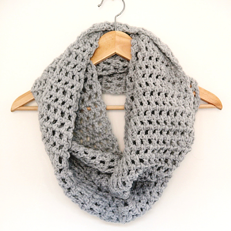 ... double crochet cowl using the same pattern as well thats just