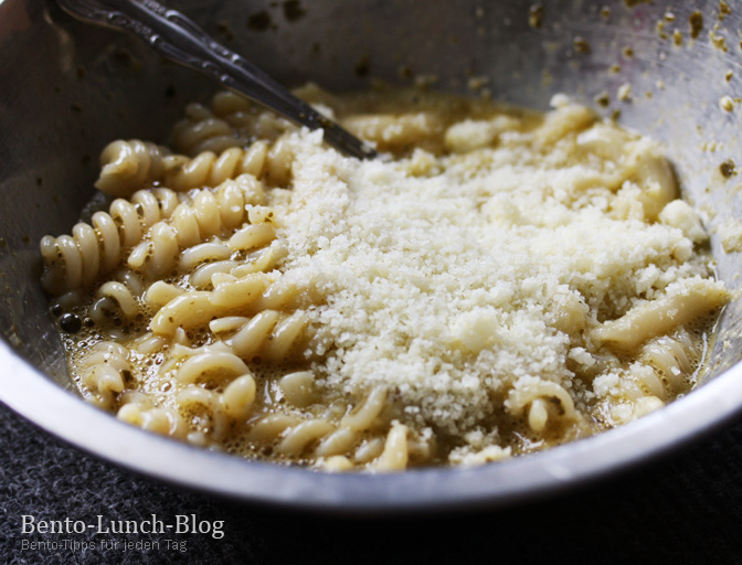 Bento Lunch Blog PestoPastaFrittata ( Schnelle Nudelbratlinge)